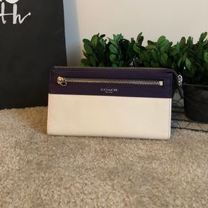 Coach Wallet - Ivory/Purple